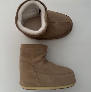 Botas cortas de gamuza para otoño e invierno con aislamiento adicional para mayor calidez, aptas para pies izquierdos y derechos, botas para la nieve. - Product Image 4