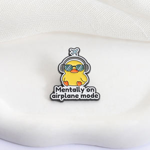Broches en émail en forme de canard amusantes et mignonnes, mode avion, santé <span class=keywords><strong>mentale</strong></span> et soins personnels, badges pour sac à dos, revers, bijoux, cadeau - Product Image 3