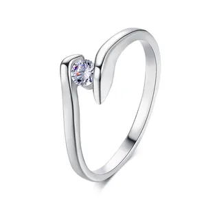 Bán Buôn Chất Lượng Cao Đơn Giản Tối Giản AAA + Cubic Zirconia Engagement Wedding Finger Nhẫn Đối Với Phụ Nữ