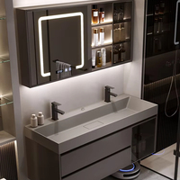 Moderne Simple Finition Laque Armoire De Salle De Bains Combinaison LED Miroir Au Sol Debout Facile À Nettoyer En Céramique Bassin Vanité Villa Hôtel