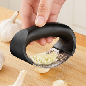 Hachoir à gingembre manuel avec poignée en plastique souple en acier inoxydable, éplucheur avec <span class=keywords><strong>ail</strong></span>, outil de cuisine, 1 pièce - Product Image 5