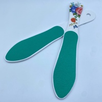 Râpe à pieds double face à long manche avec poignée en céramique, motif floral, portable, durable, facile à utiliser, outil professionnel de pédicure, éliminateur de callosités
