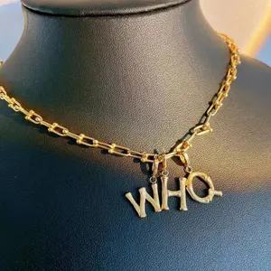 Colgante con inicial de oro de 18K para hombre y mujer, collar con 26 letras, joyería fina, A-Z, nombre, Au750