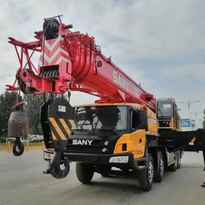 Grúa montada en camión Sany STC900 de 90 toneladas, equipo de elevación eficiente para sitios de trabajo - Product Image 1