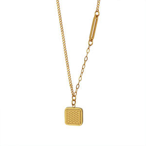 फिश स्केल छोटा सोने का हार महिलाओं के लिए 18K नेट लाल फ्लैश बार शुगर क्यूब इस साल की हल्की लक्जरी हंसली श्रृंखला अद्वितीय - Product Image 4