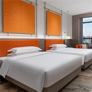 ชุดเตียงในโรงแรมเตียงขนาดควีนไซส์พร้อมที่นอนเตียงและหัวเตียงแบบสั่งทำกรอบไม้ทนทานราคาไม่แพง - Product Image 5