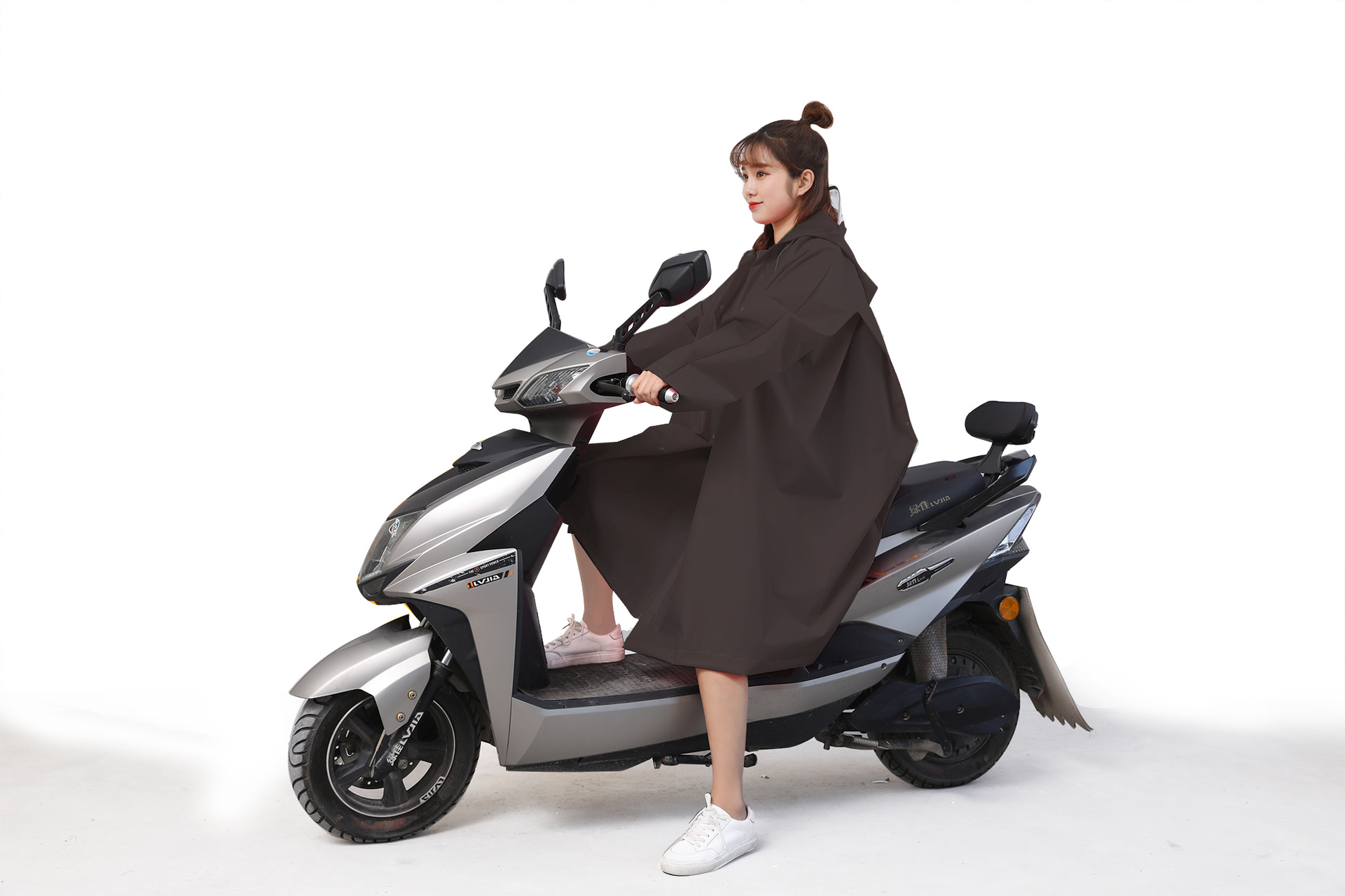 สีน้ำตาล