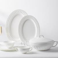 Ensembles de vaisselle 2 utilisateurs Ensemble de table en porcelaine Plats d'Europe Bols minimalistes Tasse à café en céramique Ensemble de vaisselle en porcelaine osseuse