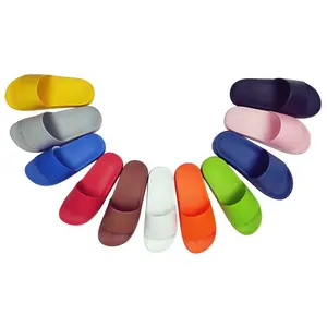 Fabrik direkt gedruckt Gummi Logo Frau Pu Sandale Günstige Slipper für Männer für Frauen Personal isierte benutzer definierte Folie