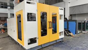 Machines de soufflage par extrusion pour la fabrication automatique de fûts en plastique de <span class=keywords><strong>200</strong></span> <span class=keywords><strong>litres</strong></span>, fûts bleus de 55 gallons - Product Image 3