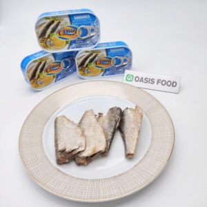 Precio de fábrica Materia prima fresca Conservas de pescado Sardina <span class=keywords><strong>en</strong></span> latas <span class=keywords><strong>en</strong></span> <span class=keywords><strong>aceite</strong></span> con Chile - Product Image 1