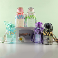 Bouteille d'eau en plastique pour enfants, bouteille d'eau de sport carrée avec sangle de transport
