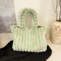Sac fourre-tout luxueux et moelleux pour femmes avec un intérieur spacieux et un style durable pour une élégance et un confort au quotidien