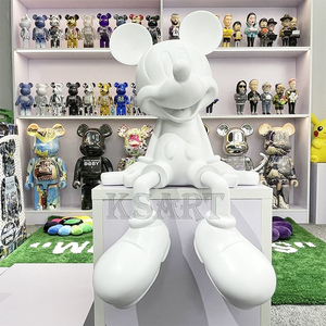 Escultura Personalizada <span class=keywords><strong>Pop</strong></span> Art Resina Escultura Graffiti Fibra <span class=keywords><strong>de</strong></span> vidrio <span class=keywords><strong>Mickey</strong></span> Dibujos Animados Ratón Escultura Decoración del hogar Sentado Estilo Oro - Product Image 2