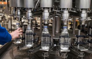 Fabrika Fiyatı Tam Otomatik Plastik Su, Meyve Suyu ve İçecek PET Şişe Üfleme Makinesi Döner Gerdirme Şişirme Kalıplama - Product Image 6