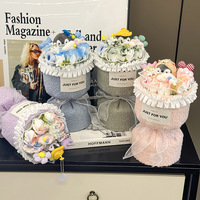 Bouquet de peluches pingouin de dessin animé, fleur de savon en peluche, poupée, cadeau de la Saint-Valentin, cadeau commémoratif, cadeau de remise de diplôme, cadeau d'anniversaire, cadeau pour ami