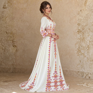 Robe longue caftan respirante en velours prune Mishkat Couture pour femme, col en V modeste, manches longues, couleur unie, longueur ras du sol, pour mariage musulman ou fête - Product Image 1