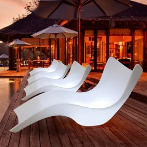 Outdoor Waterproof Glow Led Furniture Set Light Up Hotel Beach Swimming Pool Surf Design Led Lounge Chairs With Small End Table