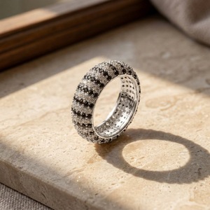 Anillo de Eternidad de Lujo Chapado en Oro de 18K con Moissanita, Engaste Pavé, Corte Brillante Redondo, Diseño Geométrico, Joyería de Boda Unisex - Product Image 5