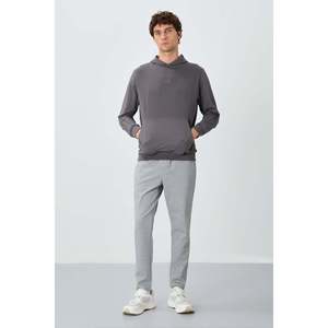 Pantalones Deportivos para Hombre, Corte Estándar, Superficie Texturizada Gris Melange - 82155 - Gb melange - Product Image 1