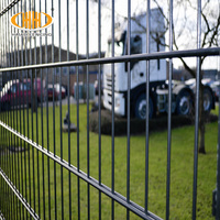 Pas cher Enduit De Poudre 686 Double Treillis Métallique Clôture Double Tige Tapis Grille Filet De Clôture Horizontale