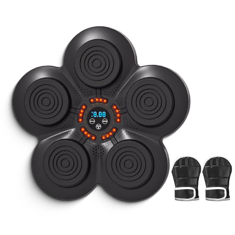 Avec des gants à demi-doigt