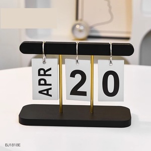 Wholesale Minimalist Wooden Ornaments Metal Crafts Manual Page Turning <strong>Calendar</strong> Bedroom <strong>Desk</strong> <strong>Calendar</strong> - Product Image 4