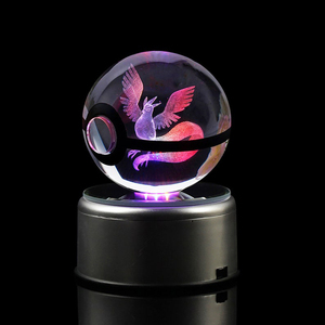 คริสตัลโปเกบอล 3 มิติ แก้วคริสตัลขายส่ง โปเกมอนโก อาร์ติคูโน บอล พร้อมฐานไฟ LED สำหรับของขวัญวันวาเลนไทน์ วันเกิด วันคริสต์มาส - Product Image 1
