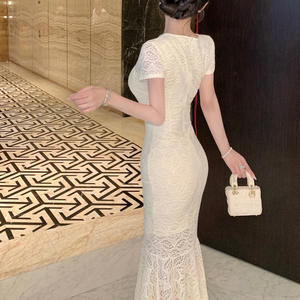 Robe de plage sexy en dentelle, élégante et raffinée, taille cintrée, coupe ajustée, amincissante, jupe queue de poisson enveloppante - Product Image 4