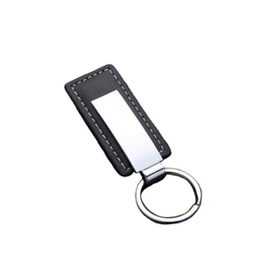 ชุดของขวัญสำหรับผู้บริหาร: พวงกุญแจสีดำ ปากกา และอุปกรณ์สำนักงานแบรนด์ดังในกล่องของขวัญลายการ์ตูน - ของขวัญองค์กรที่สมบูรณ์แบบ - Product Image 3