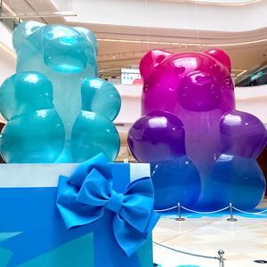 Nieuw ontwerp PVC luchtdicht opblaasbare teddybeer transparant neon roze speelgoed Halal grote gigantische opblaasbare gummybeer - Product Image 2