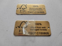 Plaque tactile en laiton brossé doré personnalisée conforme ADA avec impression UV pour hôtel, toilettes, bureau, immeuble