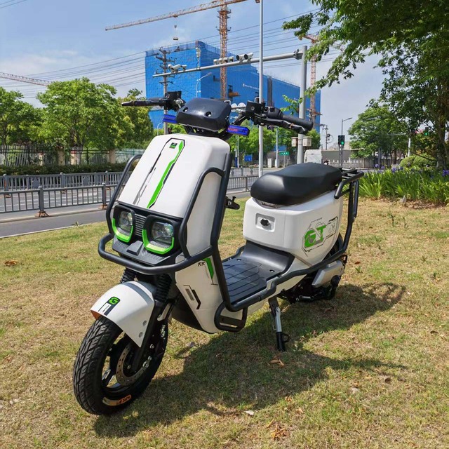 1000W High-Speed Smart Electric Moped Scooter Long Range Digital Electric Motorcycle for Adults Smart Digital Bike