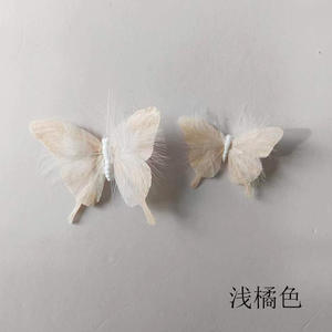 Mariposas Artificiales de Plumas Suaves con Cola de Golondrina y Brillo para Decoración de Bodas y Guardería - Product Image 6