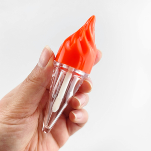 Stok Habis 6ml Wadah <span class=keywords><strong>Lip</strong></span> <span class=keywords><strong>Gloss</strong></span> Lipstik Bentuk Es Krim Plastik untuk Anak Grosir Warna & Logo Kustom - Product Image 2