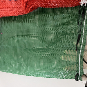 Sac en filet Raschel en plastique respirant 60*90cm pour l'emballage du bois de chauffage, des fruits, des légumes, de l'ail et des oignons - Product Image 5