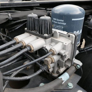 MAN TGX18.430 4x2 <span class=keywords><strong>Tractor</strong></span> Camión Capacidad de carga Diesel Potencia Cabeza de remolque nueva o usada Estable Potente Camión pesado de bajo precio - Product Image 6