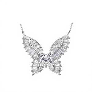 Collar con colgante de moissanita de 13.5 CTW en plata de ley S925 chapada en oro de 18K, diseño de corazón y mariposa, engaste de garra, cadena de cable moderna y fina - Product Image 2