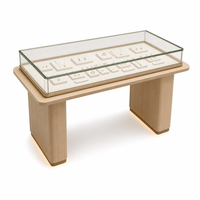 Vitrine d'îlot en verre minimaliste personnalisée en bois avec éclairage LED, présentoir de luxe pour bijouterie