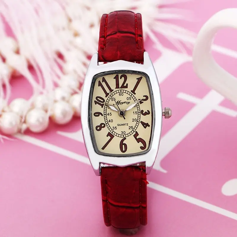 Jam Tangan Wanita Kotak Sabuk Mode 2023 Jam Tangan Merah Kecil Tipe Tonneau