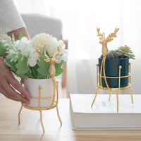 Support Moderne en Métal Doré pour Vase Cerf et Fleurs, Nouvelle Décoration d'Intérieur avec Support en Métal Thermolaqué pour Jardin