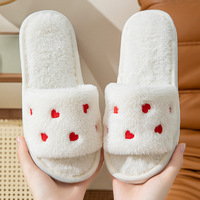 Chaussons d'intérieur pour femmes, mignons, en peluche, en forme de cœur, à bout ouvert, brodés, douillets, chauds et confortables