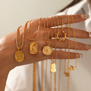 Kalung baja tahan karat baru 2025 laris untuk wanita liontin mode klasik dengan rantai Tautan Logam bintang bulan pribadi - Product Image 1