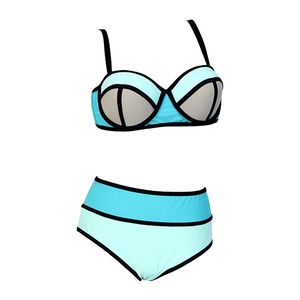 Maillot de bain bikini à couverture complète pour femmes en néoprène imprimé floral licou cravate triangle latéral - Product Image 3