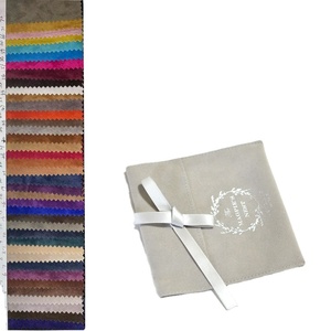 Pochette à rabat en tissu velours avec logo argenté personnalisé, bijoux avec nœud en ruban - Product Image 3