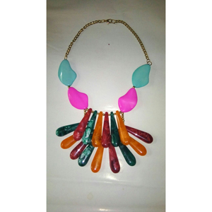 ZNZ CRAFT Collier Statement en Résine Colorée de Haute Qualité, Bijou de Mode Fait Main pour Femme, Idéal pour les Fêtes, Tendance, Art et Objets de Collection - Product Image 1