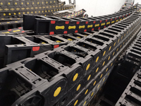 Hochfeste Nylon-Kabelschleppkette Energiekette Tankkette für CNC-Maschinen Kabelmanagement Drahtträger