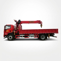 Grue montée sur camion lourd de 8 tonnes à haute performance, flèche pliante, palan hydraulique pour les opérations minières et portuaires