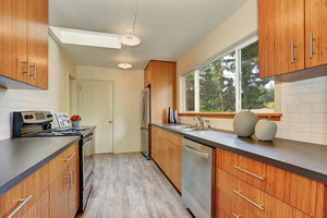 Plan de travail en quartz artificiel de grande taille, gris foncé moderne, directement de l'usine, provenant du Vietnam - Product Image 6