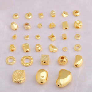 32 styles de <span class=keywords><strong>perles</strong></span> d'espacement irrégulières <span class=keywords><strong>en</strong></span> laiton <span class=keywords><strong>en</strong></span> vrac, <span class=keywords><strong>perles</strong></span> Heishi géométriques baroques <span class=keywords><strong>pour</strong></span> la fabrication de bijoux DIY (bracelets, colliers) - Product Image 1